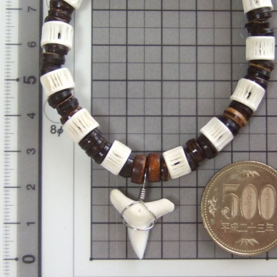 本物のサメの歯ブレスレット - 27039zhc