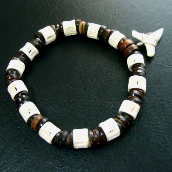 本物のサメの歯ブレスレット - 27039zhc