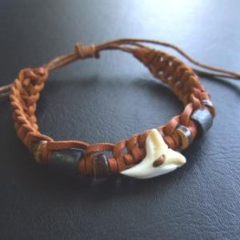 本物のサメの歯レザーブレスレット（茶） - 27062etk