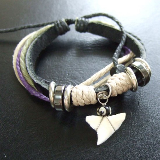 本物のサメの歯ブレスレット - 27083zhc