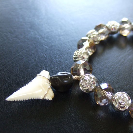 【訳あり】ホオジロザメのサメの歯ブレスレット - 27099zhc