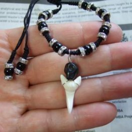 本物のサメの歯（マコシャーク）ブレスレット - 27101zhc