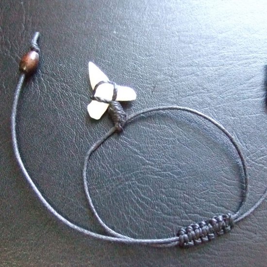 メジロザメ サメの歯コードブレスレット（下あご小） - 27157zhb