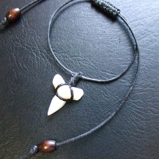 メジロザメ サメの歯コードブレスレット（下あご小） - 27157zhb