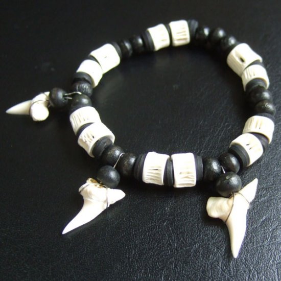 【表示現品】本物のサメの歯（アオザメ）ビーズブレスレット - 27201zhb