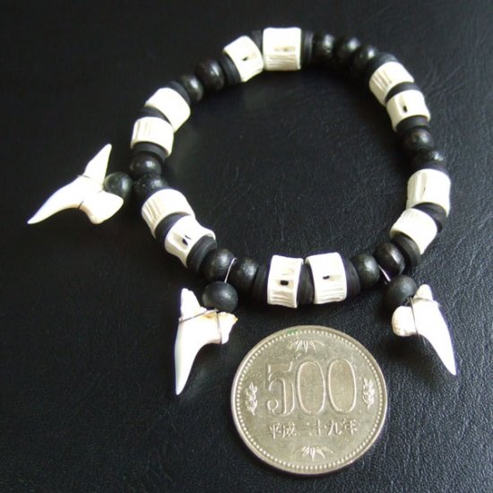 【表示現品】本物のサメの歯（アオザメ）ビーズブレスレット - 27201zhb