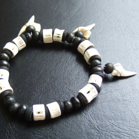 【表示現品】本物のサメの歯（アオザメ）ビーズブレスレット - 27201zhb