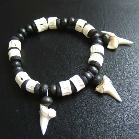 【表示現品】本物のサメの歯（アオザメ）ビーズブレスレット - 27201zhb