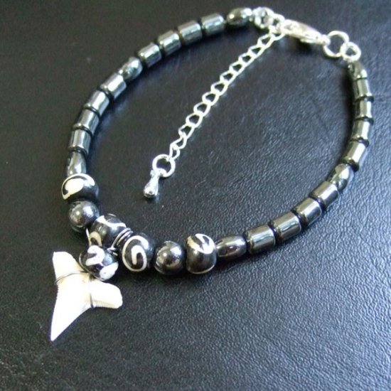 【表示現品】メジロザメの歯　ビーズ ブレスレット - 27218zhb