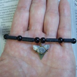 【表示現品】サメの歯化石 ビーズ ブレスレット - 30305zhb 【表示現品】サメの歯化石 ビーズ ブレスレット - 30305zhb