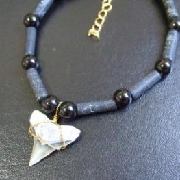 【表示現品】サメの歯化石 ビーズ ブレスレット - 30305zhb 【表示現品】サメの歯化石 ビーズ ブレスレット - 30305zhb