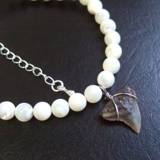 【表示現品】サメの歯化石　ビーズ ブレスレット - 30308zhb