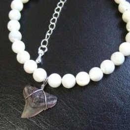 【表示現品】サメの歯化石 ビーズ ブレスレット - 30308zhb 【表示現品】サメの歯化石 ビーズ ブレスレット - 30308zhb