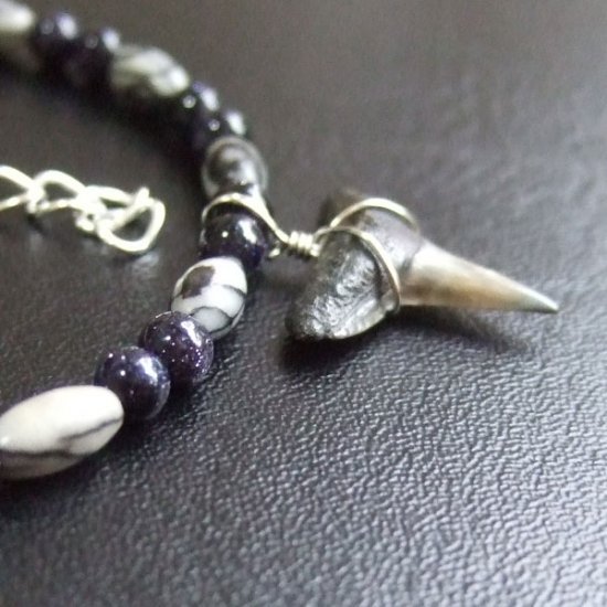 【表示現品】ニシレモンザメの歯の化石　ビーズブレスレット - 30298zhb