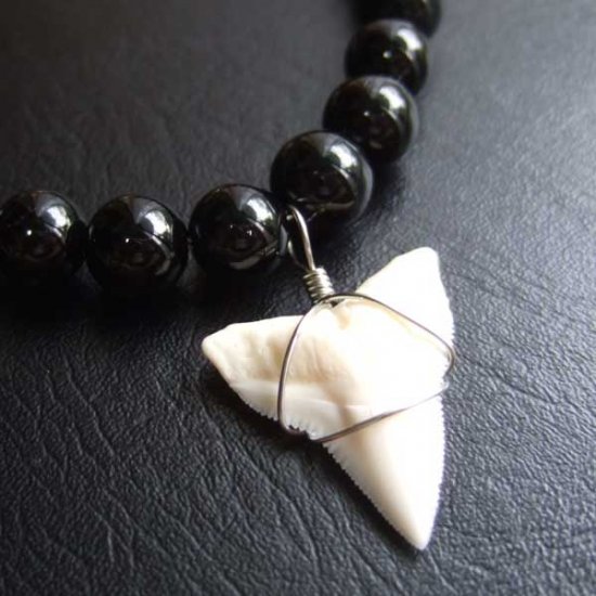 【表示現品】オオメジロザメの歯　ビーズブレスレット - BLB-13025