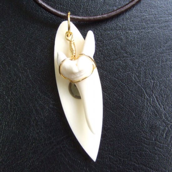 【表示現品】アオザメの歯サーフボードネックレストップ - BLN-12002