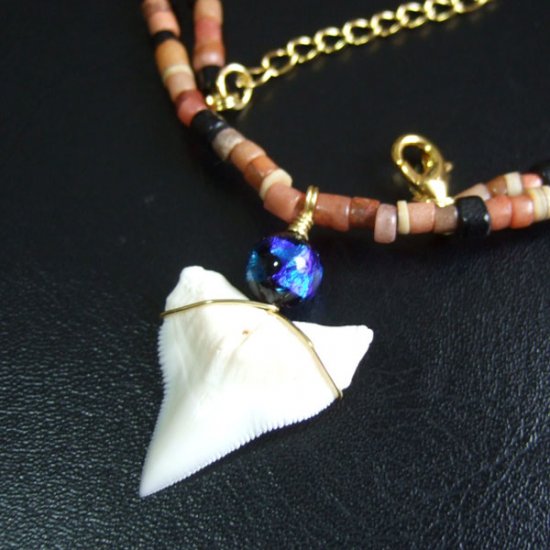 【表示現品】メジロザメの歯ホタル球ビーズネックレス - BLN-12023