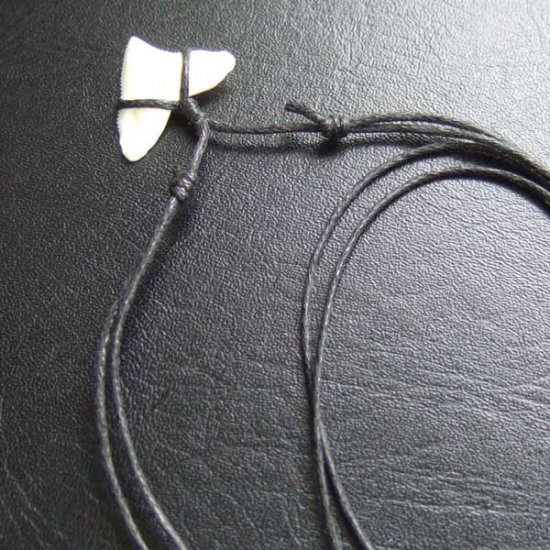 【表示現品】1.9cm オオメジロザメの歯ペンダント - BLN-12061