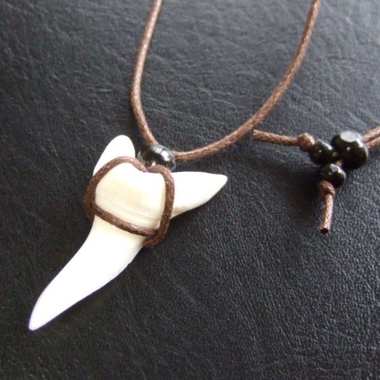 【現品】アオザメの前歯（約3.6cm）シンプルネックレス - m20561zhb