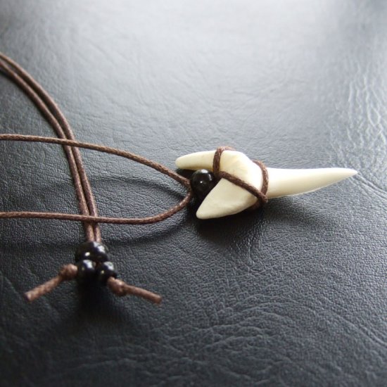 【現品】アオザメの前歯（約3.6cm）シンプルネックレス - m20561zhb