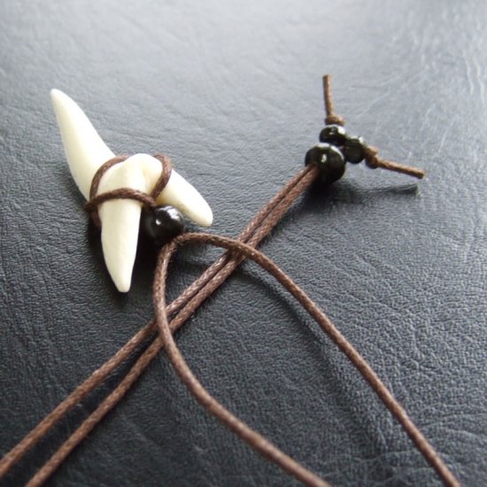 【現品】アオザメの前歯（約3.6cm）シンプルネックレス - m20561zhb