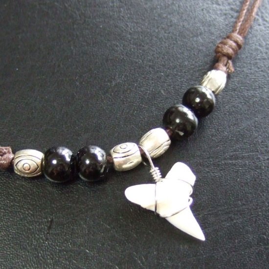 【現品】2.0cm マコシャーク　本物のサメの歯ペンダントネックレス - m20568zhb