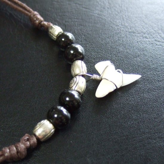 【現品】2.0cm マコシャーク　本物のサメの歯ペンダントネックレス - m20568zhb