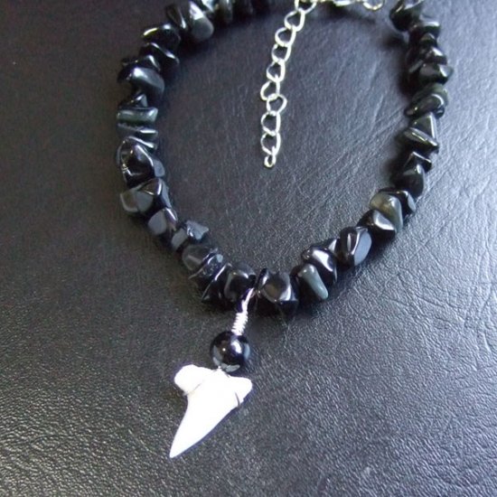 【表示現品】アオザメの歯　ビーズブレスレット - STB-15001