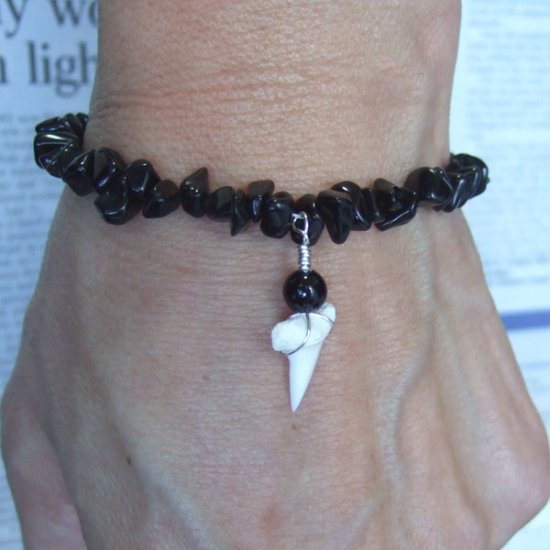 【表示現品】アオザメの歯　ビーズブレスレット - STB-15001