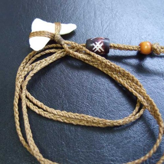 【表示現品】2.5.cm 大型オオメジロザメの歯ペンダント - STN-12055