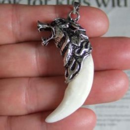 【表示現品】メタルキャップ付狼牙(ライトシルバー/白)ペンダント - 15331zhb_A 【表示現品】メタルキャップ付狼牙(ライトシルバー/白)ペンダント - 15331zhb_A