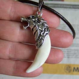 【表示現品】メタルキャップ付狼牙(ライトシルバー/白)ペンダント - 15331zhb_F 【表示現品】メタルキャップ付狼牙(ライトシルバー/白)ペンダント - 15331zhb_F