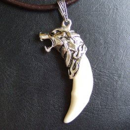 【表示現品】メタルキャップ付狼牙(ライトシルバー/白)ペンダント - 15331zhb_G 【表示現品】メタルキャップ付狼牙(ライトシルバー/白)ペンダント - 15331zhb_G