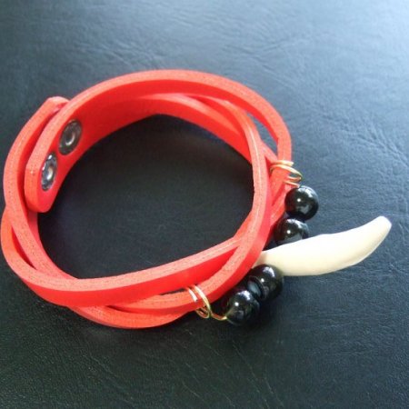 本物の牙レザーブレスレット（赤） - 15745zhc