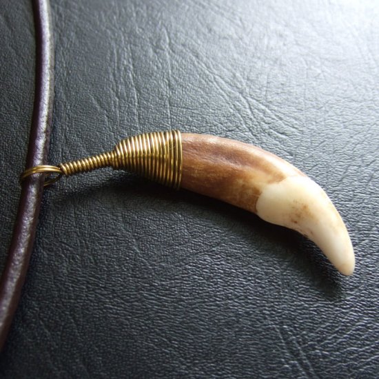 真鍮ワイヤラップ ビンテージ風狼ペンダントトップ - 15102zhc