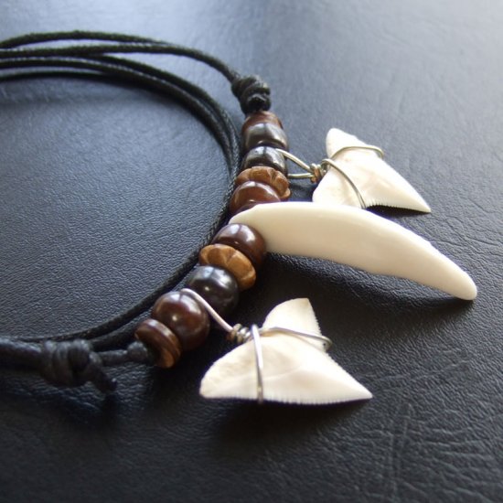 本物の牙とサメの歯コラボペンダント - 15192zhc