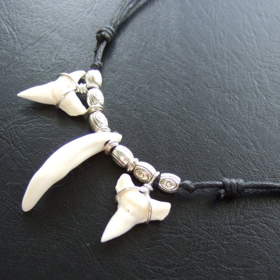 本物の牙とサメの歯コラボペンダント - 15193zhc