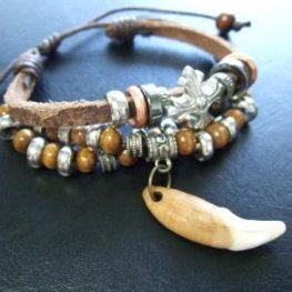 【訳あり】本物の牙ブレスレット - 15766chc