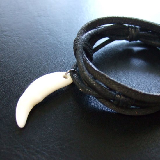 本物の牙ブレスレット - 15768chc