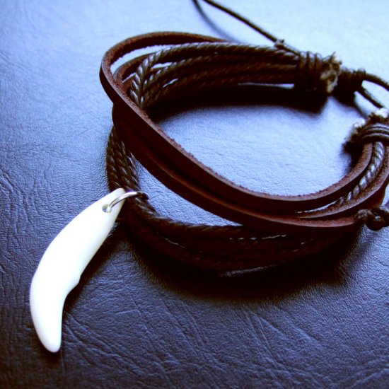 【表示現品】本物の牙ブレスレット - 15793zhb