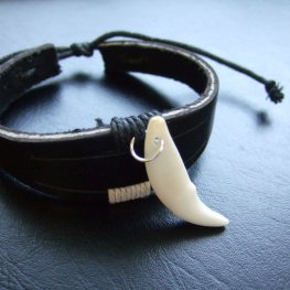 【表示現品】本物の牙ブレスレット - 15794zhb  【表示現品】本物の牙ブレスレット - 15794zhb