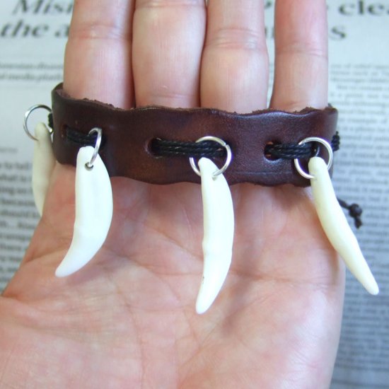 【表示現品】本物の牙レザーコードブレスレット - 15801zhb