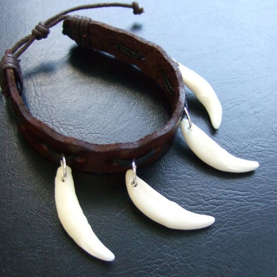 【表示現品】本物の牙レザーコードブレスレット - 15801zhb