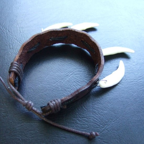 【表示現品】本物の牙レザーコードブレスレット - 15801zhb