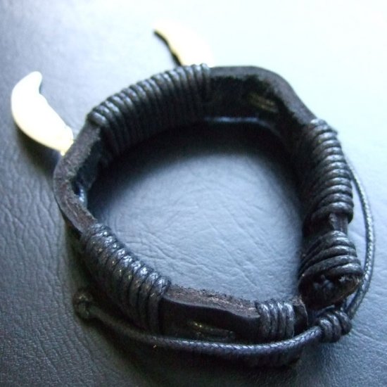 【表示現品】本物の牙レザーコードブレスレット - 15803zhb