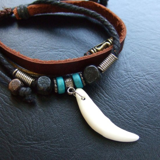 【表示現品】本物の牙レザーコードブレスレット - 15808zhb