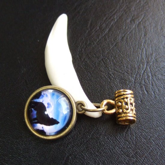 [表示現品] オオカミ柄ガラスメダル付狼牙ペンダント 小 - WTN-15017