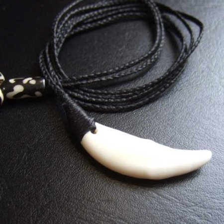 【表示現品】狼牙編み込みネックレス＜黒コード　中サイズ＞ - WTN-15099