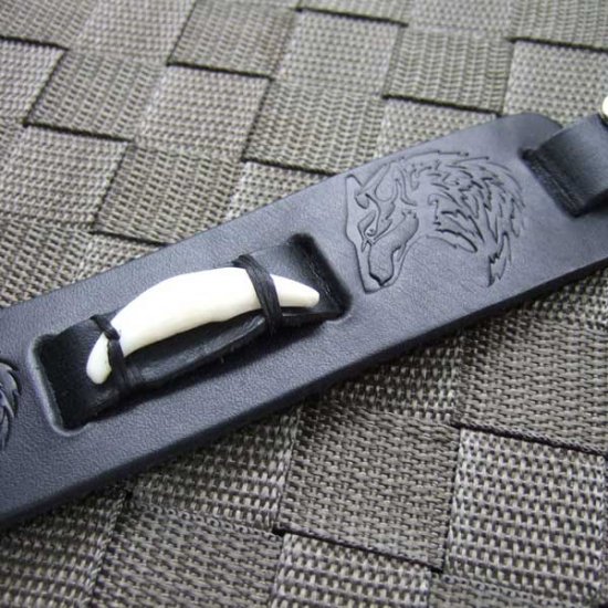 本物の牙レザーブレスレット（黒） - WTB-25036