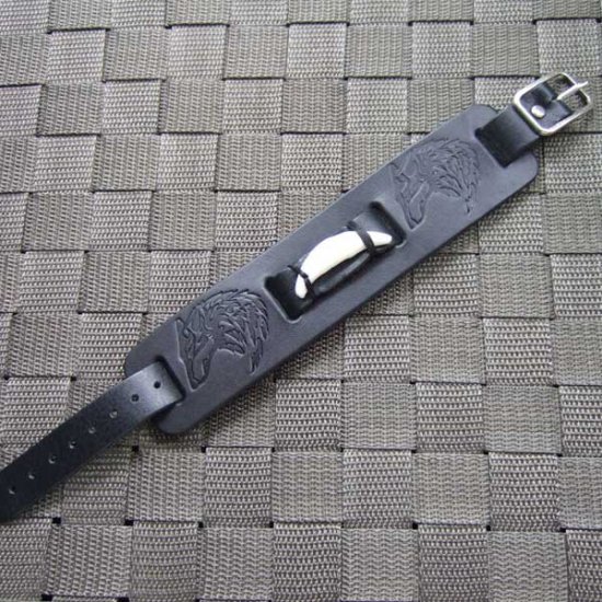 本物の牙レザーブレスレット（黒） - WTB-25036